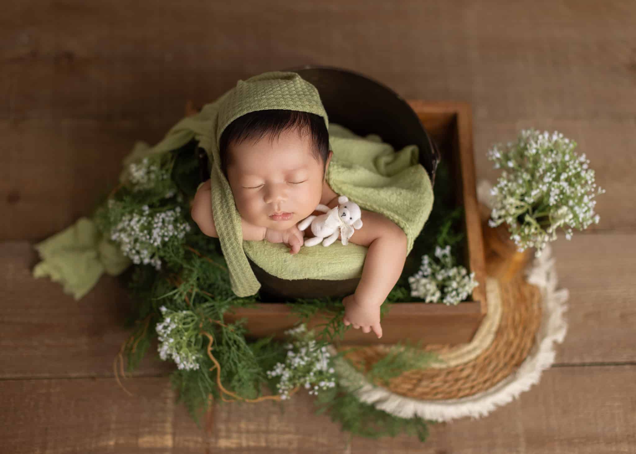 Edmonton newborn photographer Little One Photography's work